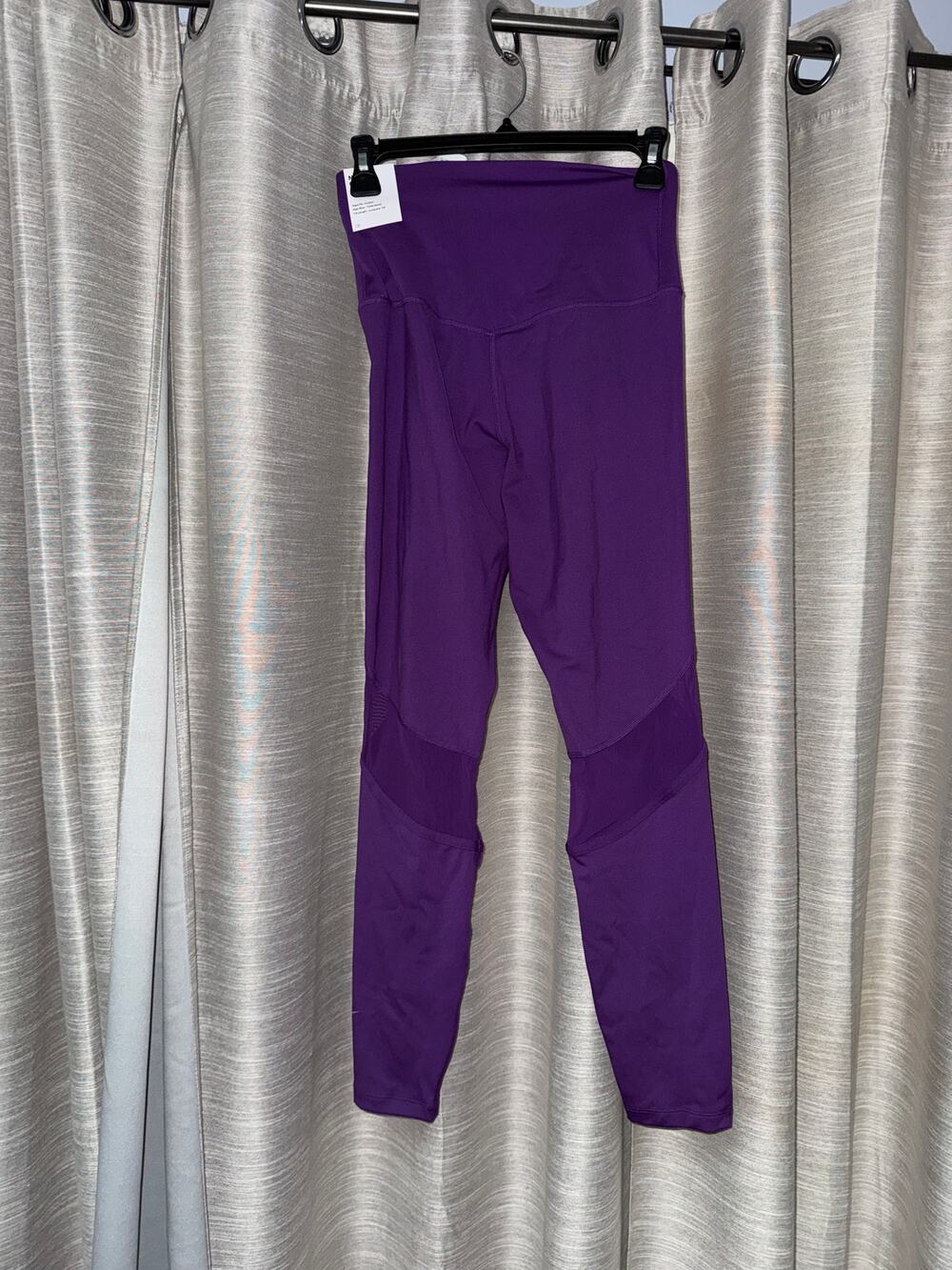 Nike ankle length training leggings in purple size small - NEW